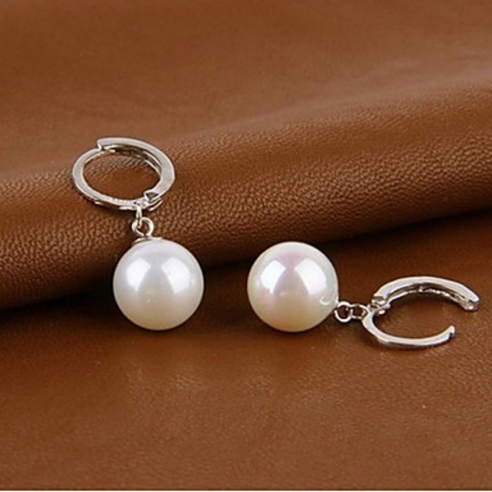 🎀 Pearl Drop Hoop Silver Earrings NEW ~Price FIRM - Picture 5 of 8